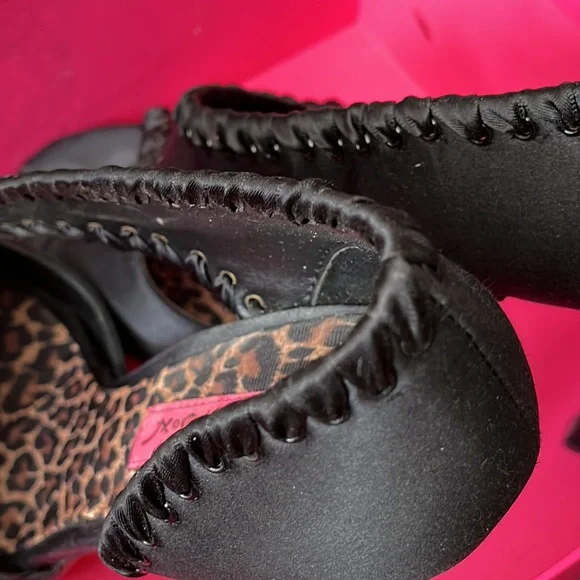 ✨Reduced BETSEY JOHNSON heels - sexy black satiny fabric and looked black ribbon - Picture 8 of 11